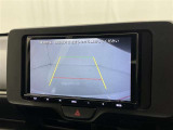 バックモニター付なので後退時に後方が見えるので安心。 車は構造上、死角がたくさんなので万が一を考えると必須ですね。 あくまで補助の為の装備、バックは目視で確認する事が重要ですよ。