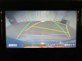 【バックモニター】駐車時に後方がリアルタイム映像で確認できます。大型商業施設や立体駐車場での駐車時や、夜間のバック時に大活躍?