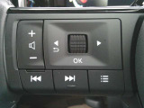 ハンドル左側 便利なナビの操作スイッチ。運転中でも、ハンドルから手を放さずに操作できるので、安全です!