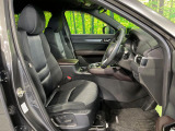 運転席シート廻りは使用感も少なく、良好な状態となっています。丁寧に使われていたことがよくわかりますね。