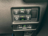 安全機能も豊富なお車です。