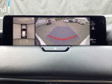 狭い場所での駐車やすれ違いなどでより的確な運転操作に役立つ360&deg;ビューモニターが装備されています。