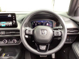 ステアリングスイッチでオーディオ各種操作が可能で、運転に集中できます。安心・安全・快適なドライブをお楽しみいただけます。