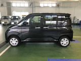 納車前にはプロのメカニックが点検、整備を行いますので安心してお乗り頂けます。