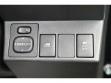 トラクションコントロールとは、すべりやすい路面での発進時や加速時にタイヤの空転を抑え、駆動力確保に貢献する機能です。詳細は販売店スタッフまでおたずねください。