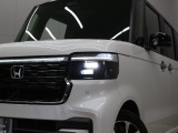 【LEDヘッドライト】悪天候や夜間走行時も良好な視界を確保し安心して運転できる高輝度LEDヘッドライトを装備!点灯速度が早く、消費電力も抑えられています!!