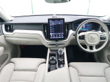 XC60 ウルトラ T6 AWD プラグイン ハイブリッド 4WD