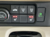 運転席/助手席シートヒーターで寒い日もすぐに温かくなり快適に過ごせます。2段階の温度調整が可能です