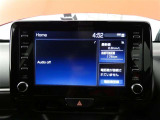 【ディスプレイオーディオ】・・・大型ディスプレイに各種オーディオ機能(AM/FMチューナー、Bluetooth対応)とスマートフォン連携機能を搭載。