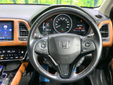 【純正革巻きステアリング】上質な革を使用することで、手にしっかり馴染みとても運転しやすいハンドルです♪