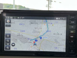 純正カーナビゲーション(NM1 9インチ)Apple CarPlay/Android Autoネット動画に対応し、充実したエンタメ機能に加え、ワンタッチ地図更新やオンライン名称検索など進化したナビ機能も魅力。