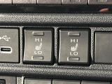 【シートヒーター】寒い日に重宝するシートヒーター!エアコンより早く温まってくれるので寒がりの人も安心ですね♪エアコンの温風は乾燥するから苦手、という方にもをおすすめです。
