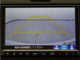 バックカメラ搭載です!車庫入れが苦手な人はもちろん、車両感覚に自信がある人にもお勧めです!見えない箇所が見えるようになるので、低い障害物や隠れてしまっている子供の存在等にも気付く事が出来ます。