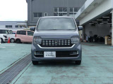 LEDヘッドライト装着車なので、夜間走行も明るく安全な走行をサポートいたします