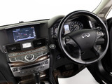 ★使いやすさや安全性を追求したステアリング周り!高級車ゆえにスイッチ類が多いのも特徴ですね!考え尽くされた配置ですぐに使いこなす事が出来ますのでご安心下さい!是非、体感してみて下さい!!