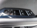 運転席のパワーウインドースイッチ部です。よく触れる場所だからこそ、使用状態があらわれますよね。ぜひこうした所もチェックしてください。