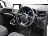 運転席廻りです。
