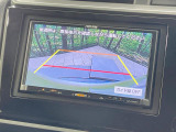 【バックカメラ】駐車時に後方がリアルタイム映像で確認できます。大型商業施設や立体駐車場での駐車時や、夜間のバック時に大活躍!運転スキルに関わらず、今や必須となった装備のひとつです!