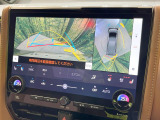 【パノラミックビューモニター】専用のカメラにより、上から見下ろしたような視点で360度クルマの周囲を確認することができます☆死角部分も確認しやすく、狭い場所での切り返しや駐車もスムーズに行えます。