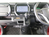 シフトノブの位置も最適配置なので、ラクな姿勢で、快適に運転できます。