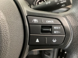 【アダプティブ・クルーズ・コントロール】予め設定した車速内でクルマが自動的に加減速。 前走車との適切な車間距離を維持しながら追従走行し、高速道路でのドライバーの疲労を軽減してくれる嬉しい機能付♪
