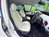 運転席シート廻りは使用感も少なく、良好な状態となっています。丁寧に使われていたことがよくわかりますね。