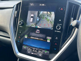 【マルチテレインモニター】車のフロントやサイドのカメラ画像を同時にモニター表示することで、悪路や狭い道を走行時でも周囲の状況確認ができ安心!本格SUVにうれしい装備です♪