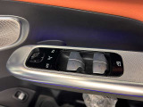 メモリー付き電動シートも装備されておりますのでシート位置を3パターン記憶できます。