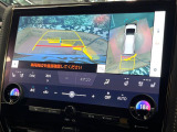 【パノラミックビューモニター】専用のカメラにより、上から見下ろしたような視点で360度クルマの周囲を確認することができます☆死角部分も確認しやすく、狭い場所での切り返しや駐車もスムーズに行えます。