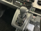 発進時から滑らかに加速する無段階変速のCVTはストップ&ゴーの多い街の中も快適です