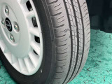タイヤは全数同じような残溝の状態です。