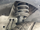 お車を安心してお乗りいただく為には、足回りの定期点検が欠かせません。サービスサポート(有償保証)では無料点検もご提供しており、安心のカーライフをお過ごしいただけるサポート体制が整っています。