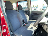 お車の販売と共に、自動車保険もご紹介しております。 弊社取り扱い会社と同じであれば日産独自のサービスもあります。
