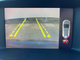【パークアシスト・カメラ】駐車時に後方がリアルタイム映像で確認できます。大型商業施設や立体駐車場での駐車時や、夜間のバック時に大活躍!運転スキルに関わらず、今や必須となった装備のひとつです!