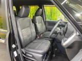 運転席シート廻りは使用感も少なく、良好な状態となっています。前オーナー様が丁寧に使っていたことがよくわかりますね。