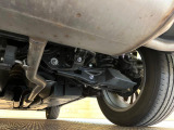 お車を安心してお乗りいただく為には、足回りの定期点検が欠かせません。サービスサポート(有償保証)では無料点検もご提供しており、安心のカーライフをお過ごしいただけるサポート体制が整っています。
