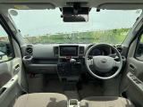 視界広々で運転しやすいインパネ