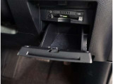 このエンジンルームをご覧下さい!埼玉トヨペットのお車は全て「ピカット一平」で、お車を隅々までピッカピカにしております。見えないところも手を抜きません!!