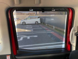 日差しがまぶしいときにすっと出せるロールサンシェードも装備!お子様の安眠を妨げません!