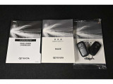 保証書・記録簿・取扱説明書と揃っていいます。キーの電池は新品にお取替えしてから納車させて頂きます。