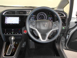 機能的にまとめられた運転席回り。運転しやすさにこだわりました。