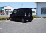 大口なトランクルームです。幅広で荷物の出し入れが簡単になります!