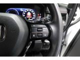 Hondaセンシングの機能のひとつ、アダプティブクルーズコントロール付!アクセルから足を離しても設定したスピードと前車との車間を保ち走行してくれます!車線維持もアシスト☆高速道路で疲労軽減ですね☆