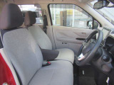 乗り降りしやすい運転席&フロアマット付き♪◎掲載後すぐに販売が決まってしまう場合もございますのでご来店前にお電話でご予約を頂ければ幸いです。