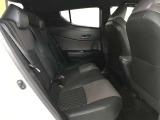 ゆとりある広々とした車内空間は、ドライブを始め買い物やレジャーなど、幅広く活躍します。一人でもみんなとでもお出かけを楽しみましょう!