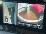 アラウンドビューモニターは、死角になりやすい左前のみを映し出すことも可能です。1人で運転している時も、運転席に座ったまま障害物の確認ができて便利で安心ですね!