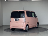 バックカメラが付いているのでバックでの車庫入れも安心です。