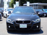 BMW在庫保有台数常時100台以上!ご来店の際はBMW本店(厚木市下荻野140-1)にご来店ください!弊社自慢の全天候型ショールーム!BMW在庫保有台数常時100台以上ございます!