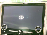 【メーカー純正ナビ】インテリアに溶け込むスタイリッシュな「専用設計」メーカーナビを装備♪視認性や操作性など基本性能にも優れ、より上質なカーライフをお楽しみいただけます。