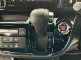 オートマチックシフトレバーは、手になじみ操作しやすい形状で安全運転にもつながります♪